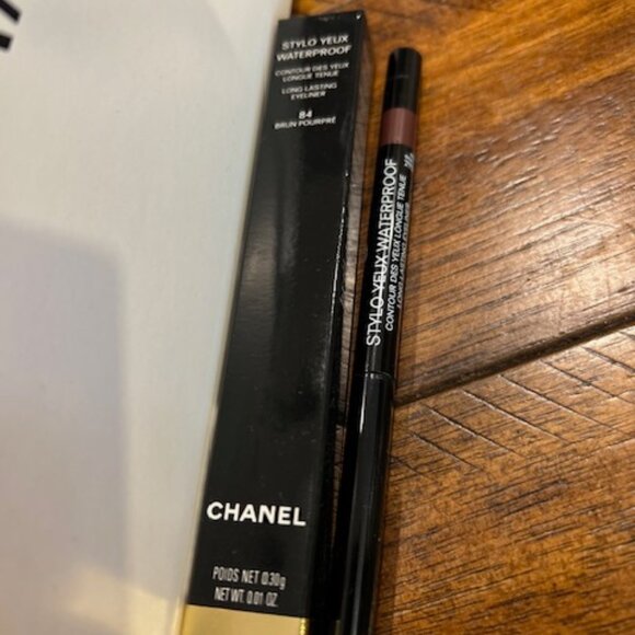 Chanel new Stylo Yeux Waterproof pencil in 84 Brun with Chanel gift bag - Picture 3 of 5
